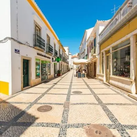 度假居 Casa Telhados Centro Historico Terraco Privado 塔维拉